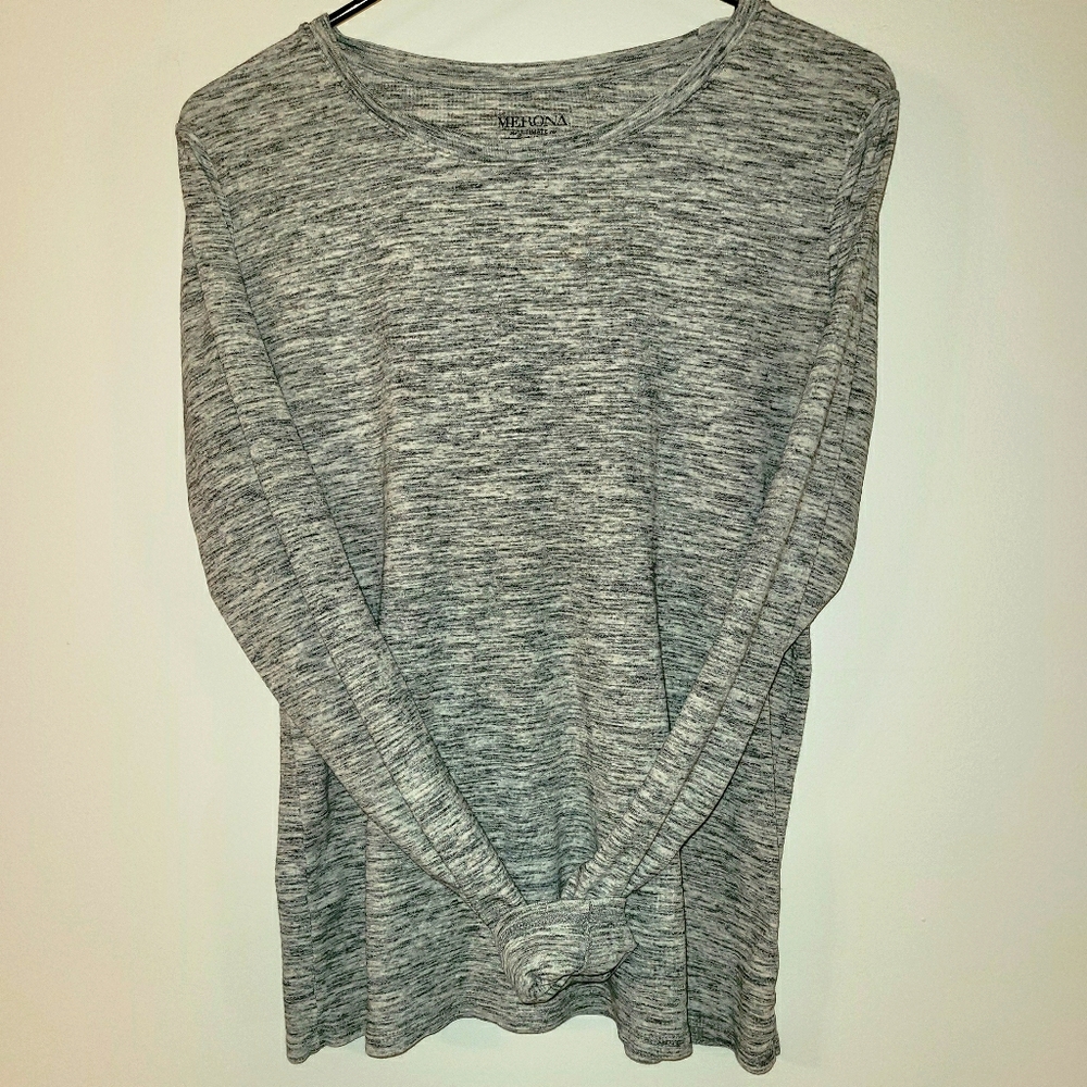 Heather gray long sleeve t-shirt